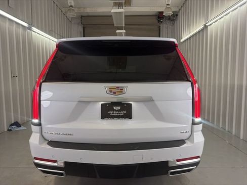 Certified 2026 Cadillac Escalade Luxury w/ LPO, Floor Liner Package RWD image 6