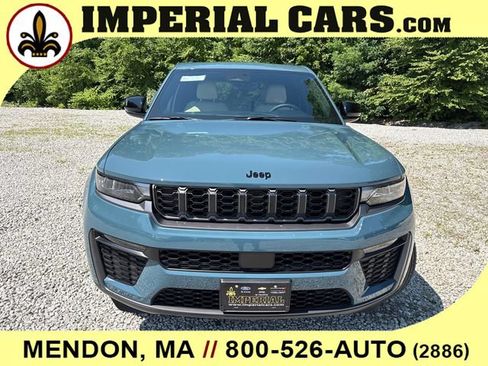 New 2026 Jeep Grand Cherokee Limited w/ Limited Altitude Package AWD/4WD image 4