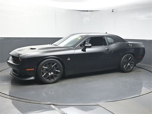 Used 2016 Dodge Challenger R/T Scat Pack image 4