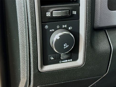 Used 2015 RAM 1500 Express AWD/4WD image 14