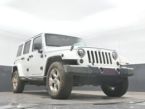 Used 2015 Jeep Wrangler Unlimited Sahara w/ Trailer Tow Group AWD/4WD image 26