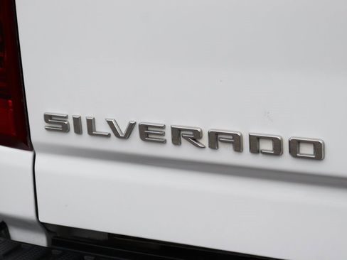 Used 2022 Chevrolet Silverado 2500 Custom w/ Custom Value Package image 48