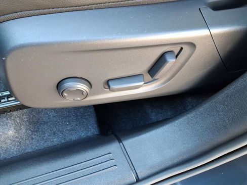 New 2026 Volvo XC40 B5 Core w/ Climate Package image 14