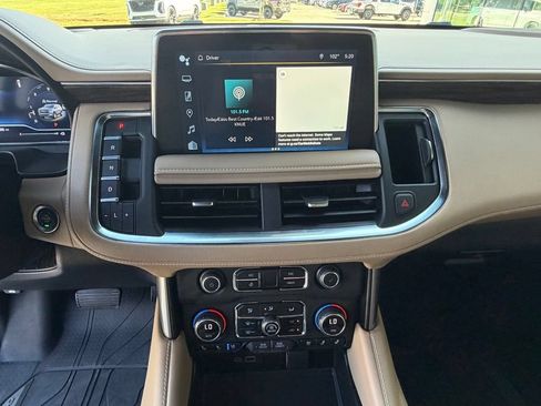 Used 2023 Chevrolet Suburban Premier AWD/4WD image 33