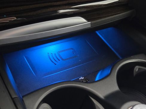 Used 2023 BMW 530e xDrive w/ Premium Package image 27