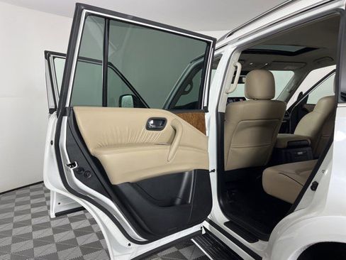 Used 2023 Nissan Armada SL image 37