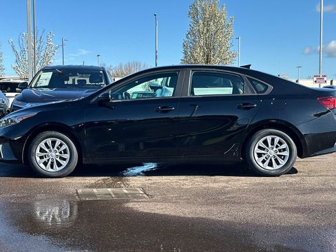 Used 2023 Kia Forte LX image 7