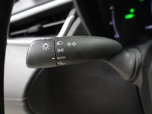 Used 2026 Toyota Corolla Cross AWD Hybrid w/ Moonroof Package image 37