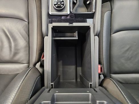 Used 2023 Nissan Pathfinder SL image 21