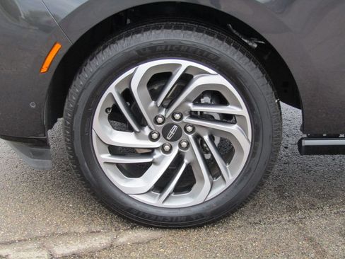 Used 2025 Lincoln Navigator Reserve AWD/4WD image 5