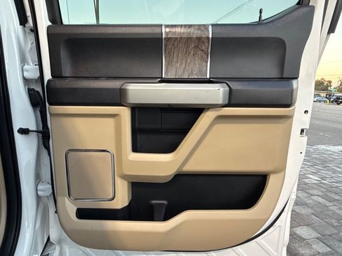 Used 2018 Ford F250 Lariat w/ Chrome Package image 35