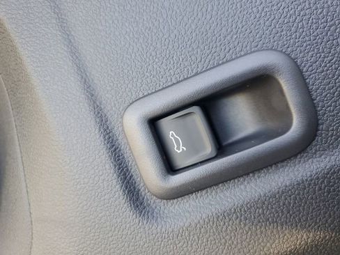 New 2026 Volkswagen Tiguan SE image 31