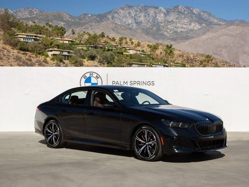 Used 2026 BMW 530i w/ M Sport Package RWD image 2