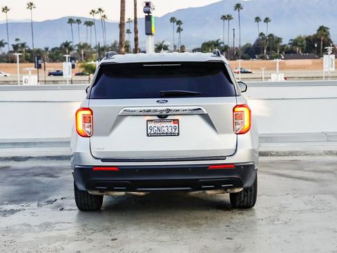 Used 2020 Ford Explorer XLT image 7
