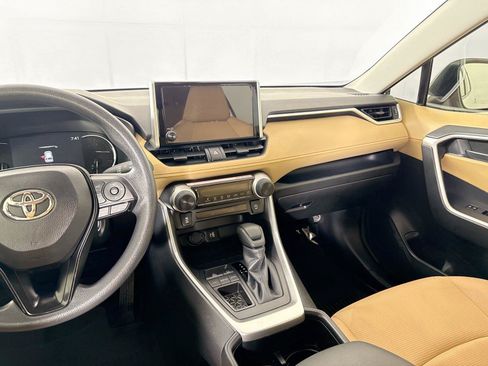 Certified 2025 Toyota RAV4 LE FWD image 31