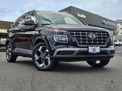 Used 2026 Hyundai Venue SEL image 1