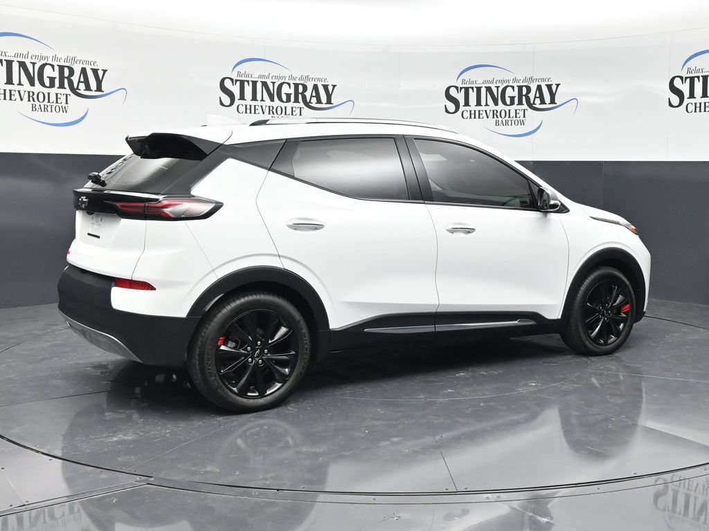 Used 2023 Chevrolet Bolt EUV Premier w/ Sun & Sound Package FWD image 9