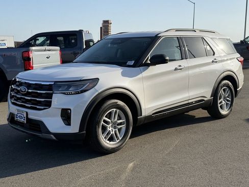 New 2026 Ford Explorer Active w/ Active Comfort Package RWD image 4