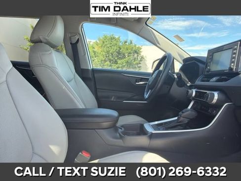 Used 2020 Toyota RAV4 XLE w/ XLE Grade Weather Package AWD/4WD image 20
