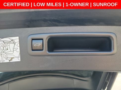 Used 2024 Toyota Highlander XLE FWD image 13