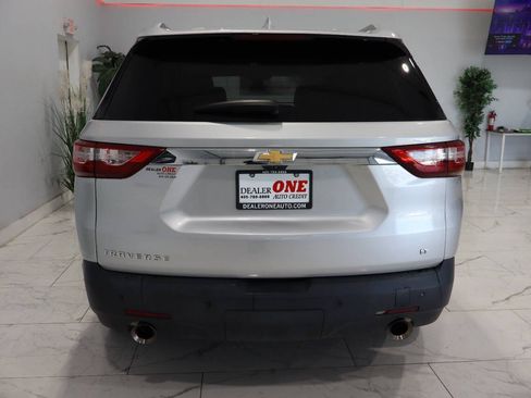 Used 2018 Chevrolet Traverse LT FWD image 4