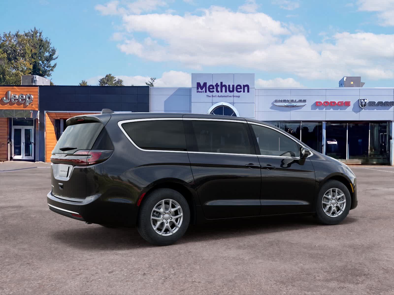 New 2027 Chrysler Pacifica Select FWD image 4