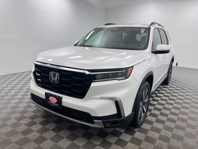 Used 2023 Honda Pilot Touring image 2
