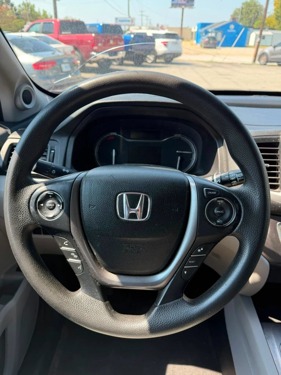 Used 2018 Honda Pilot LX image 11