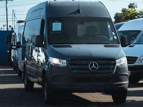Used 2019 Mercedes-Benz Sprinter 170 image 2