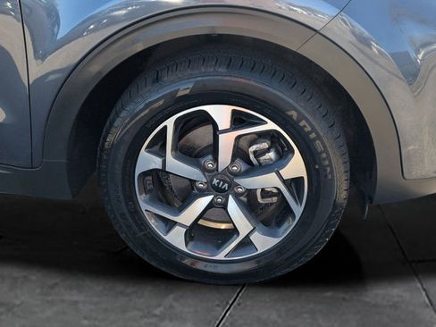 Used 2022 Kia Sportage LX image 11
