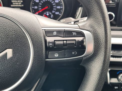 Used 2022 Kia K5 LXS image 28