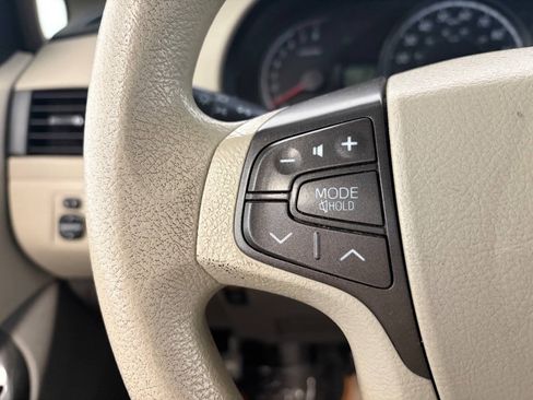 Used 2013 Toyota Sienna LE FWD image 18