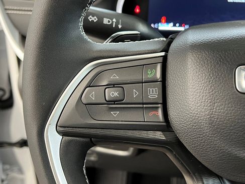 New 2025 Jeep Grand Cherokee Altitude image 16