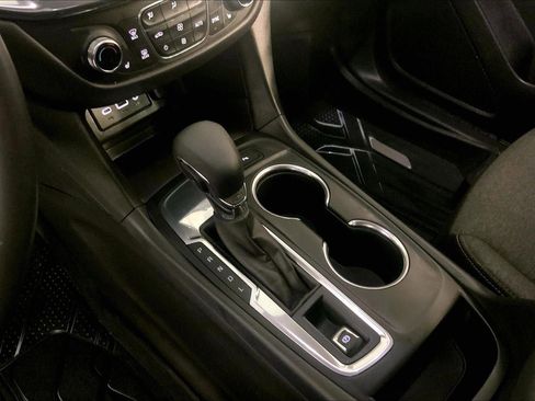 Used 2024 Chevrolet Equinox LT w/ LPO, Floor Liner Package FWD image 17