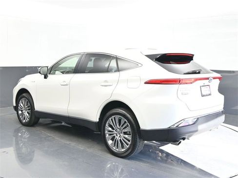 Used 2021 Toyota Venza Limited w/ Advanced Technology Package image 3