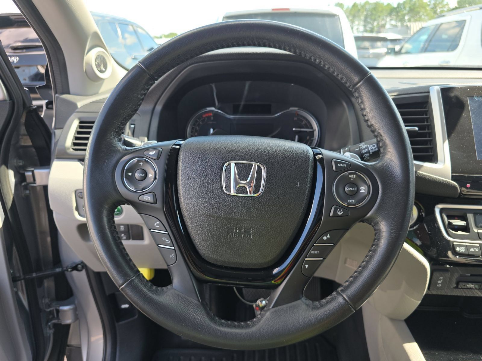 Used 2017 Honda Pilot Touring image 13
