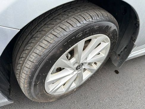 Used 2024 Toyota Camry SE FWD image 3