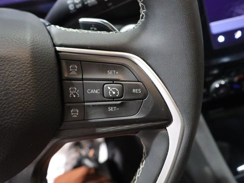 Certified 2024 Jeep Grand Cherokee Altitude AWD/4WD image 38
