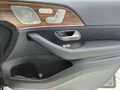 Used 2025 Mercedes-Benz GLS 450 GLS 450 image 24