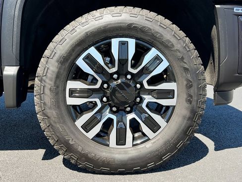 Used 2025 GMC Sierra 2500 Denali Ultimate image 19