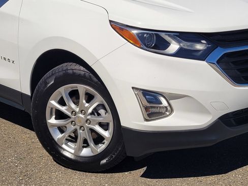 Used 2020 Chevrolet Equinox LT w/ LPO, Floor Liner Package AWD/4WD image 9