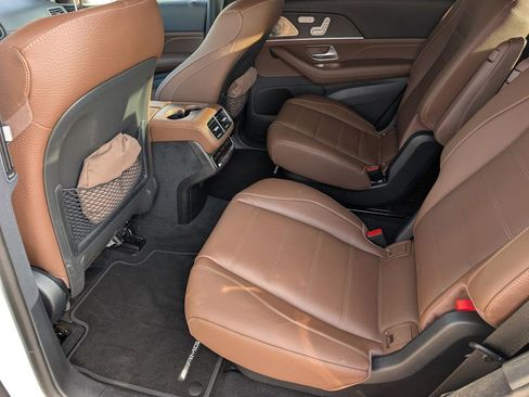 Used 2025 Mercedes-Benz GLS 580 4MATIC image 22