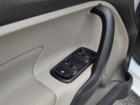 Used 2019 Ford Fiesta SE FWD image 9