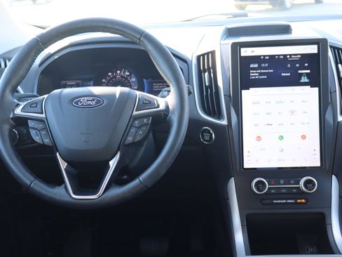 Used 2024 Ford Edge SEL w/ Convenience Package image 14