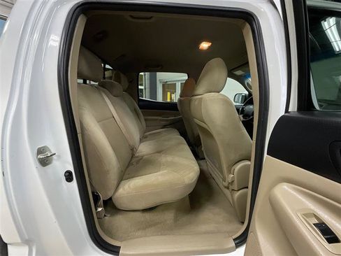 Used 2010 Toyota Tacoma PreRunner image 24