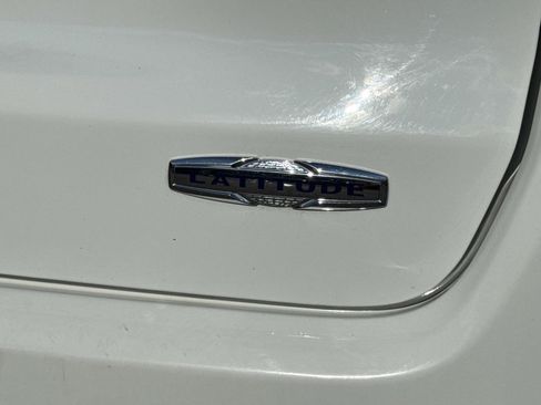 Certified 2024 Jeep Compass Latitude AWD/4WD image 11