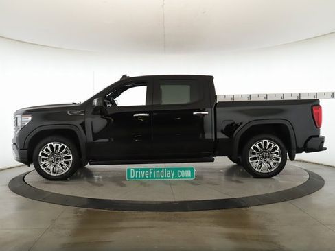 Used 2024 GMC Sierra 1500 Denali Ultimate image 9