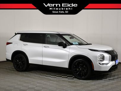 Used 2023 Mitsubishi Outlander SE