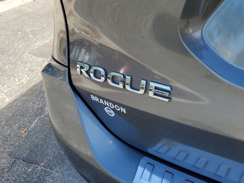 Used 2020 Nissan Rogue S w/ Special Edition Package image 9