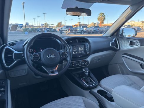 Used 2021 Kia Soul LX image 10